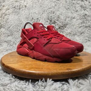 Nike Air Huarache Triple Varsity Red Mens Size 7/ 7Y Athletic Shoes (654275-600)